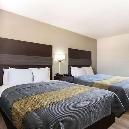 Rodeway Inn Branson, Brick House Екстер'єр фото
