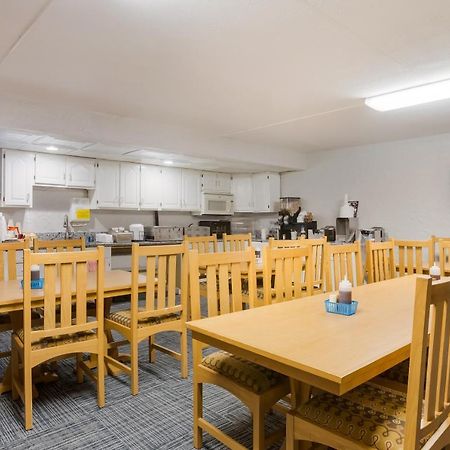 Rodeway Inn Branson, Brick House Екстер'єр фото