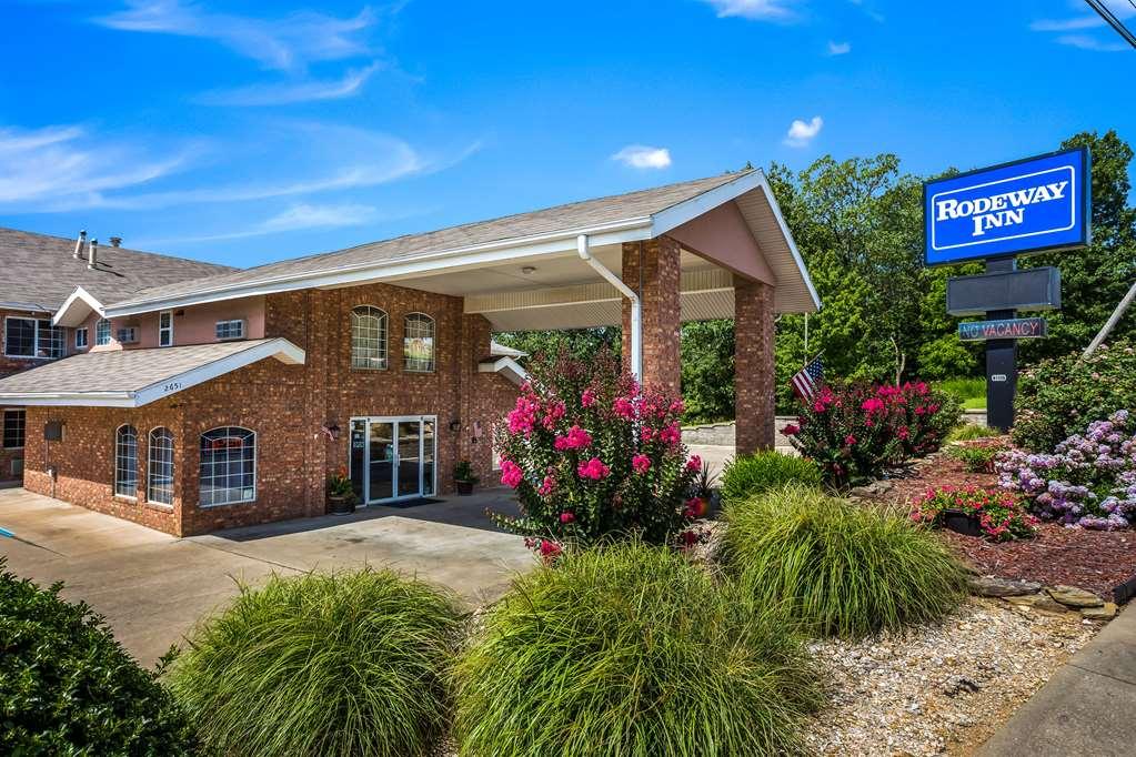 Rodeway Inn Branson, Brick House Екстер'єр фото