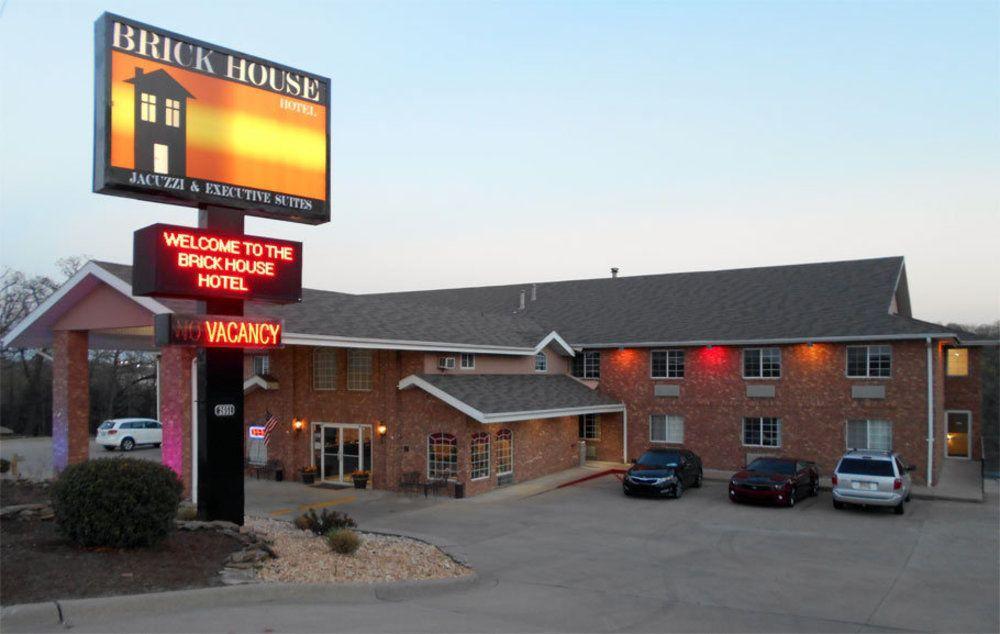 Rodeway Inn Branson, Brick House Екстер'єр фото