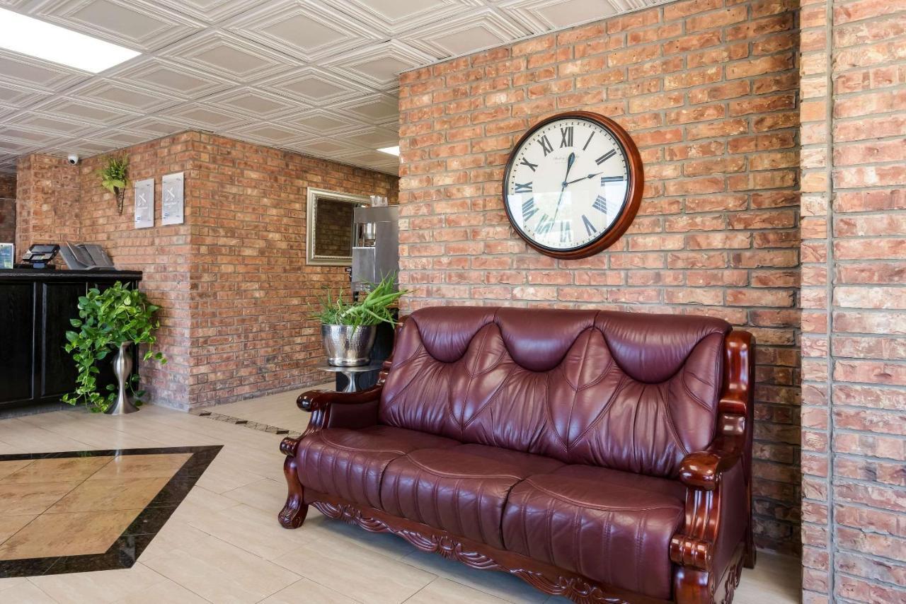 Rodeway Inn Branson, Brick House Екстер'єр фото