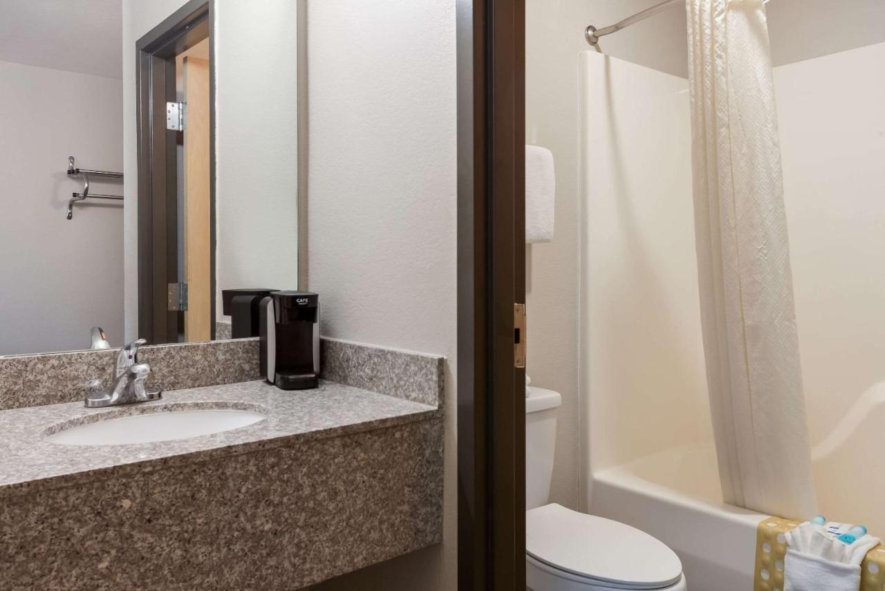 Rodeway Inn Branson, Brick House Екстер'єр фото