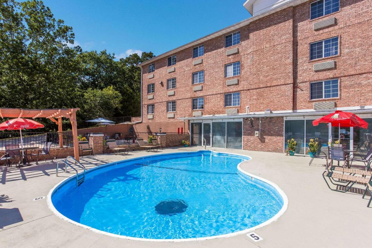 Rodeway Inn Branson, Brick House Екстер'єр фото