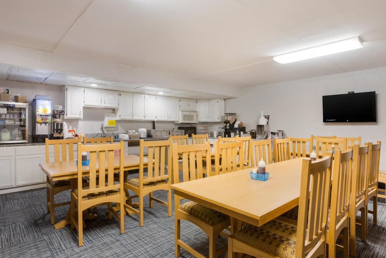 Rodeway Inn Branson, Brick House Екстер'єр фото