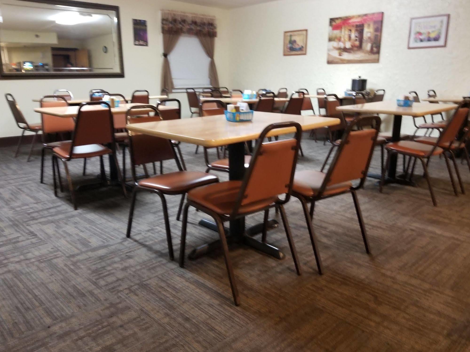 Rodeway Inn Branson, Brick House Екстер'єр фото