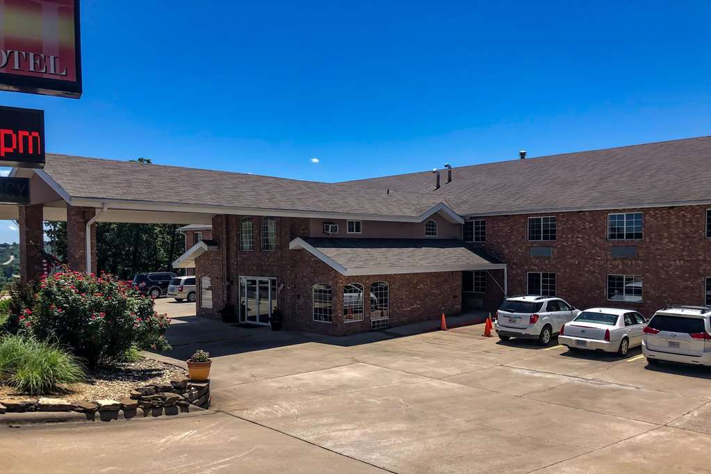 Rodeway Inn Branson, Brick House Екстер'єр фото